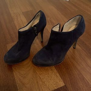 Vince Camuto blue suede bootie. Beautiful navy blue color. Size 7M / 37